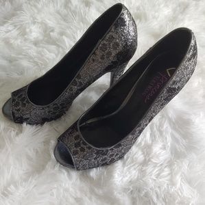 Princess Vera Wang silver and black Stiletto Heel